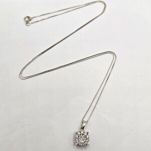 14K White Gold Round Diamond Cluster Pendant Necklace - 2.36g